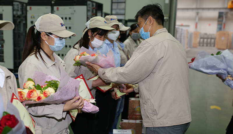 >男神登場，愿望實現(xiàn)！